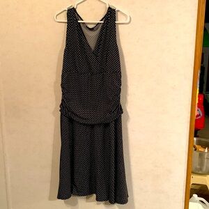 Jessica brand polka dot dress with v neck
